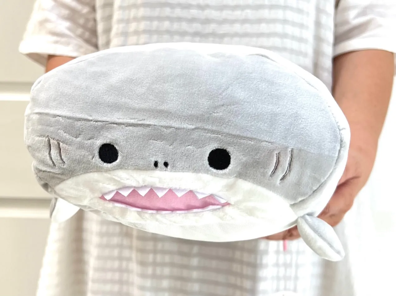 63361 SHARK PILLOW PLUSH-3