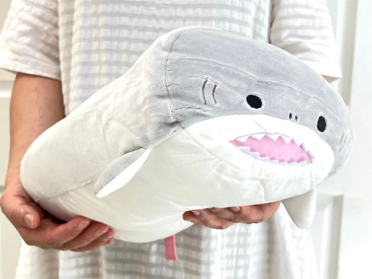 63361 SHARK PILLOW PLUSH-3