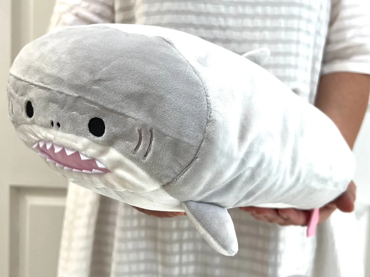 63361 SHARK PILLOW PLUSH-3