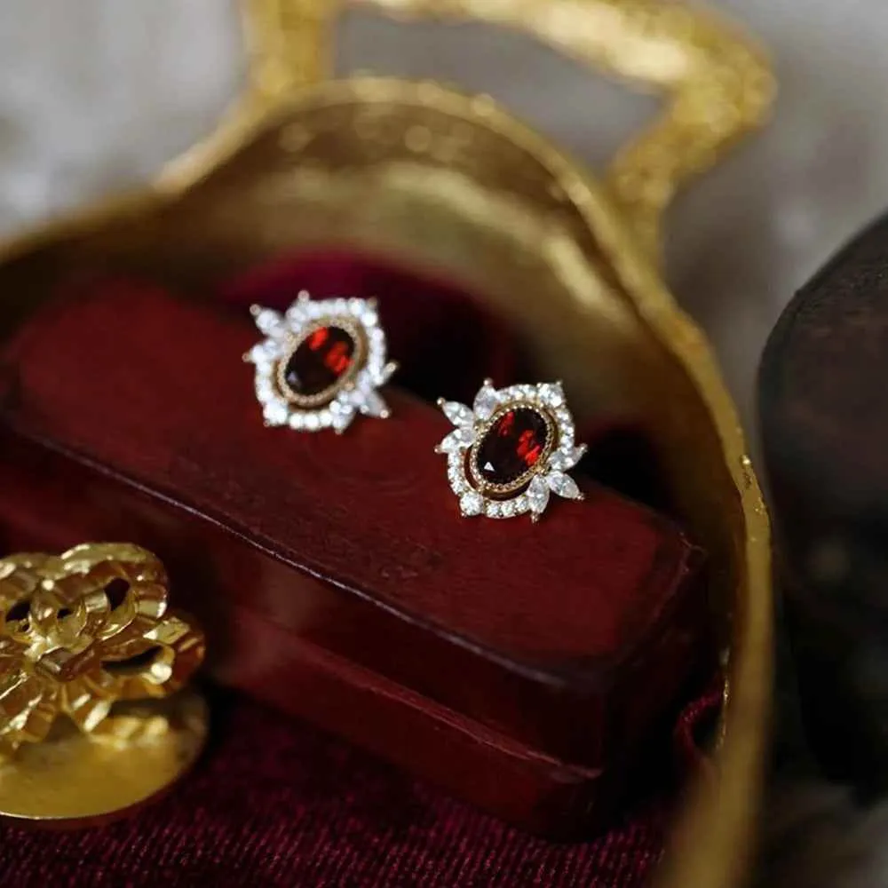 925 Sterling Silver Stud Earrings Charm Jewelry - Geometric Garnet Red Zircon - Xm280