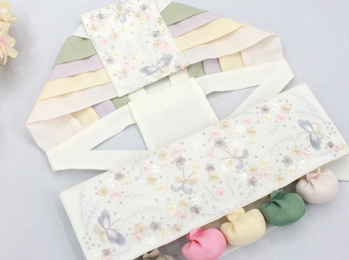 A colored stripe Flower Girls Hanbok Hat