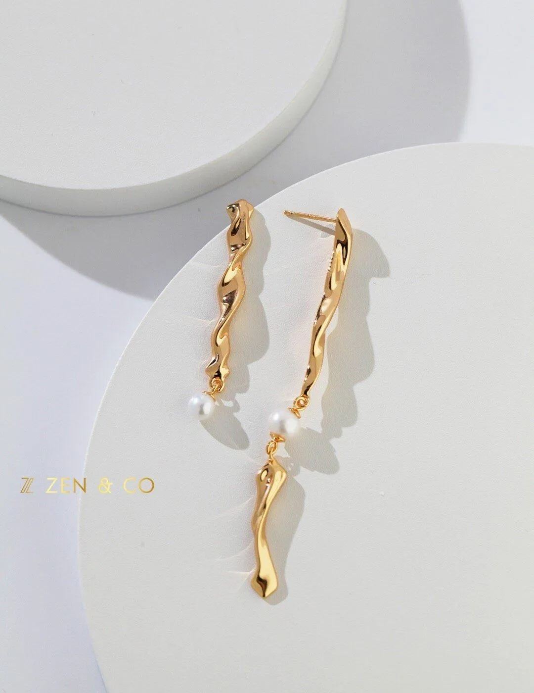 ALLEGRA Asymmetric long dangle earrings