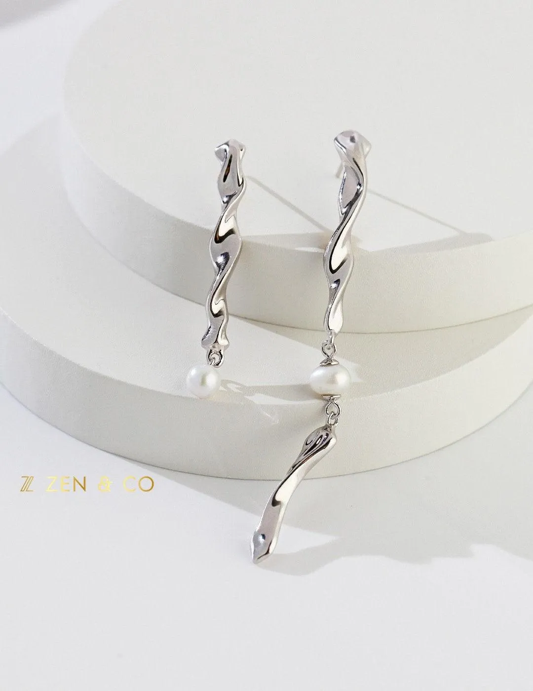 ALLEGRA Asymmetric long dangle earrings