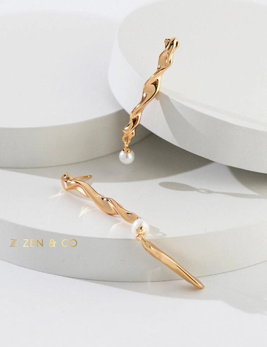 ALLEGRA Asymmetric long dangle earrings