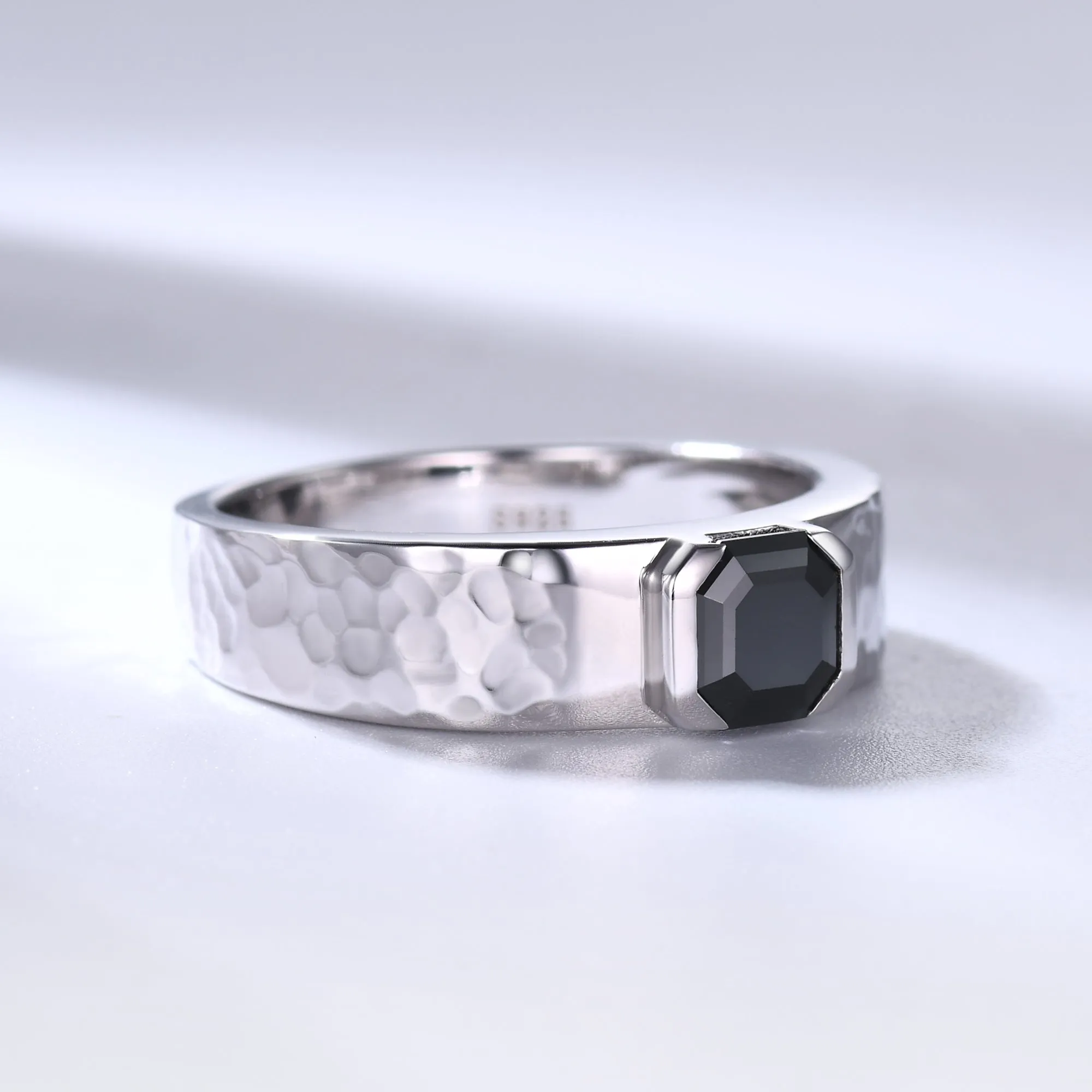 Asscher Cut Black Onyx Mens Hammered Gold Wedding Band 5-6mm