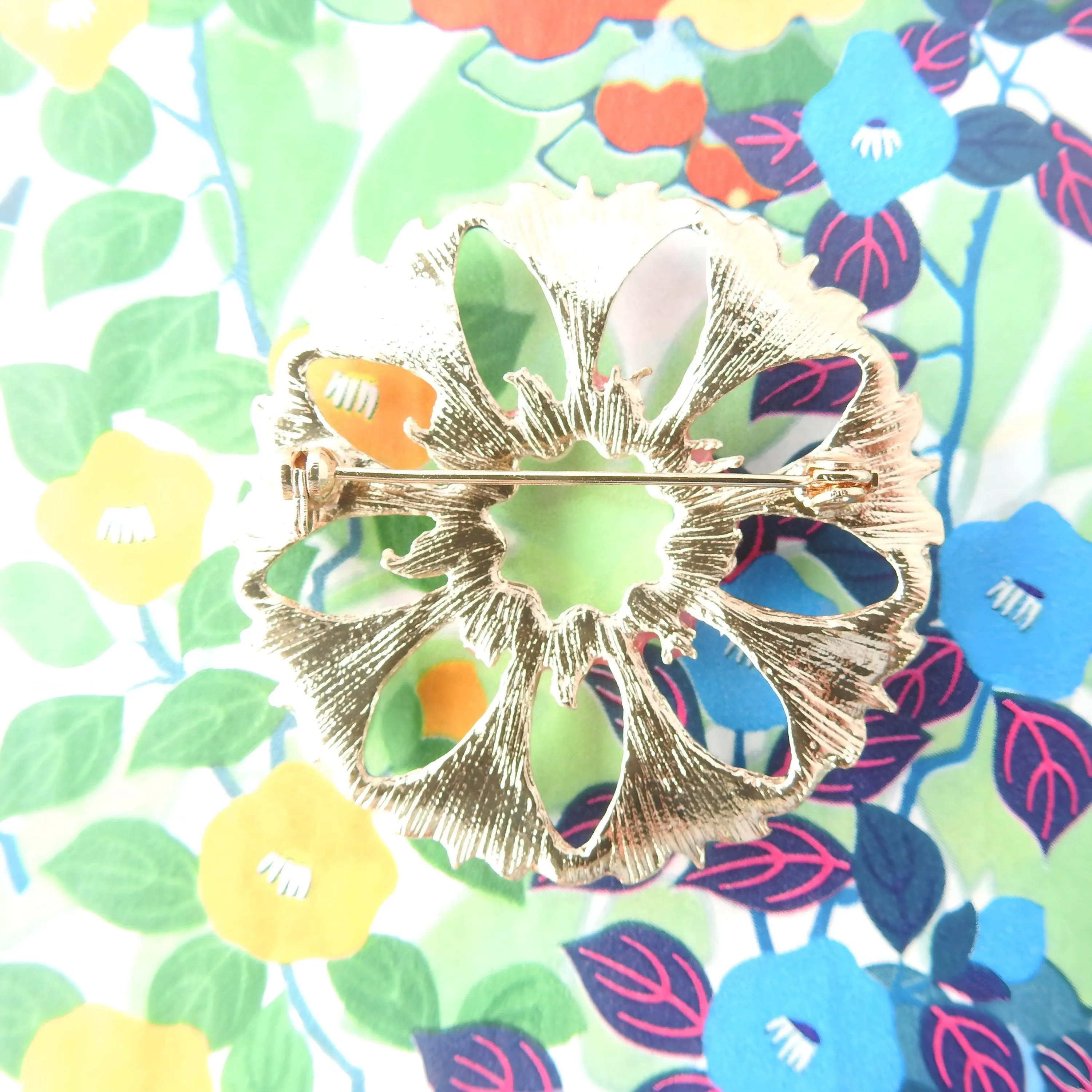 Blue round pin brooch jewelry