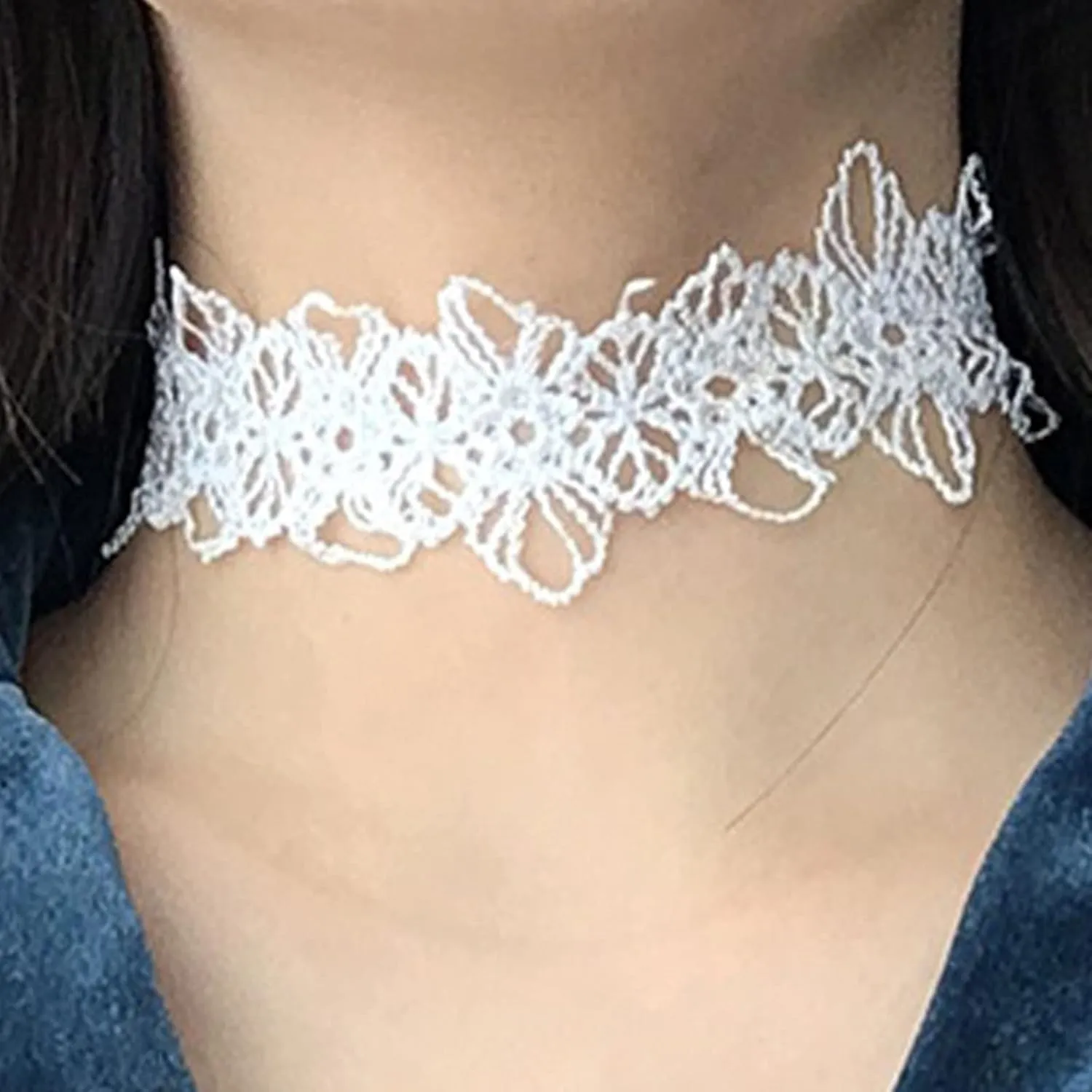 Boho White Lace Choker Necklace Hollow Wide Lace Necklace Choker Collar Necklace Retro Vintage Clavicle Necklace Chain Jewelry Gifts for Women
