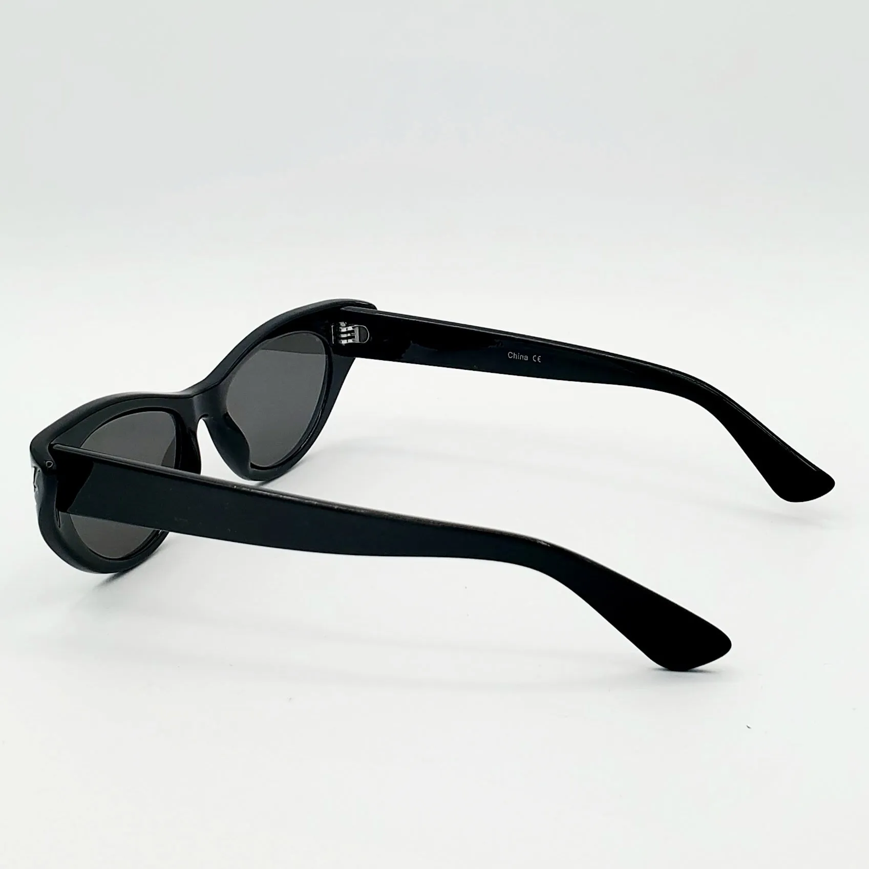 Carved Embellished Cat Eye Sunglasses - Black with Mirrored Lenses