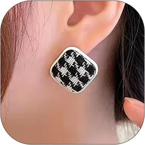 Checkered Flag Earrings for Women Black White Checkered Stud Earrings Cute Plaid Earrings Geometric Plaid Earrings Statement Minimalist Gift for womens