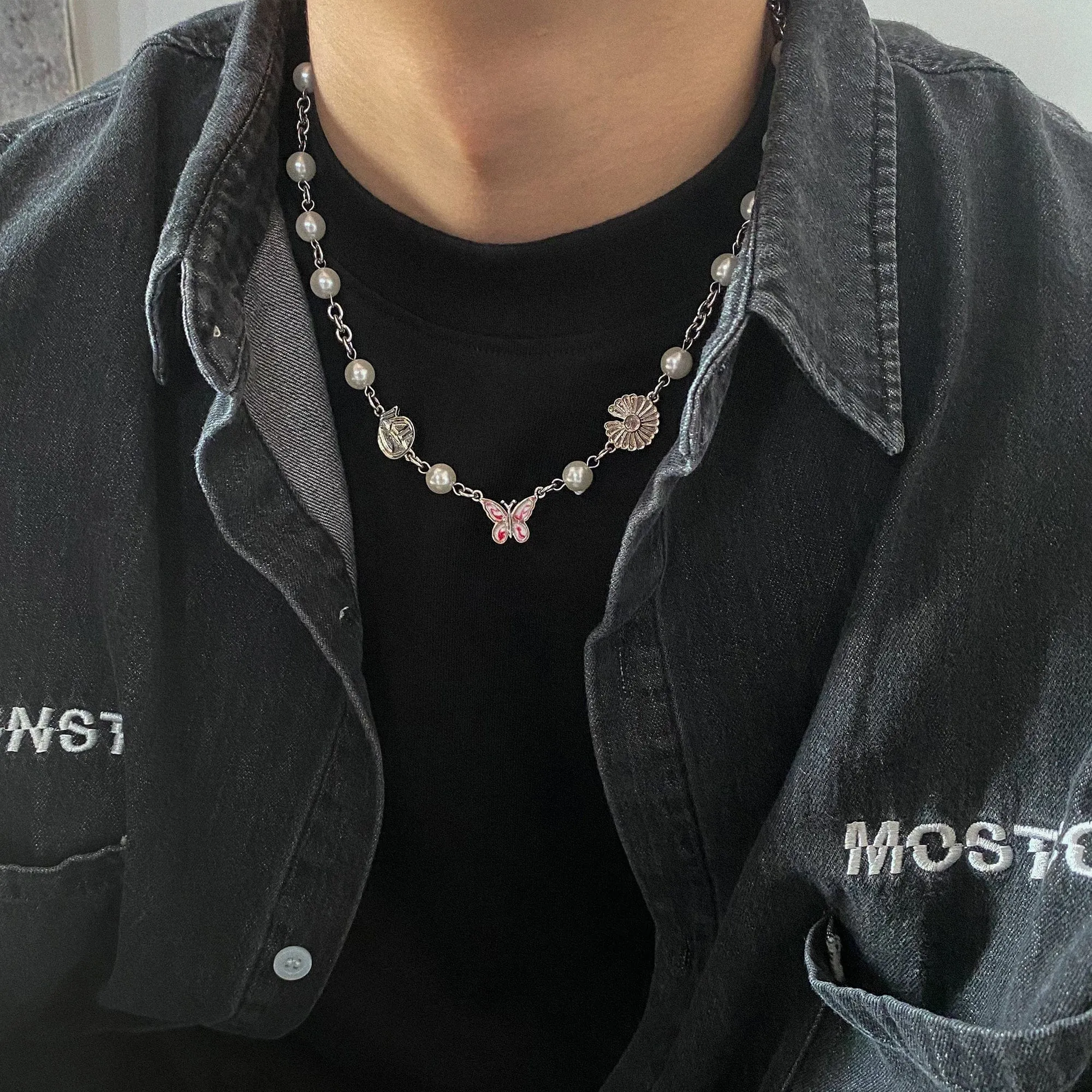 Chicmy-Korean style, Korean men's outfit, minimalist style, street fashionBUTTERFLY PEARL NECKLACE