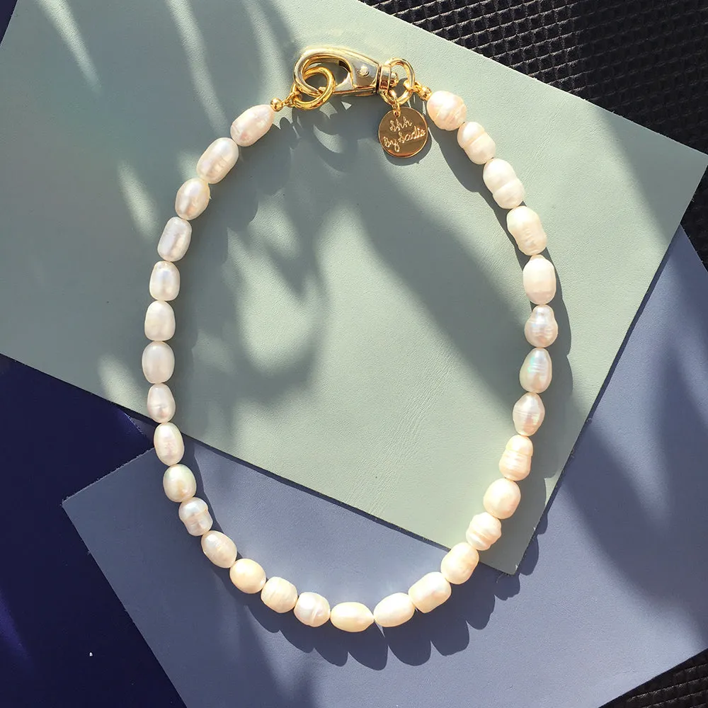 Chunky Pearl Hardware Necklace - Elegant and Versatile
