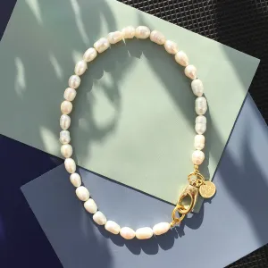 Chunky Pearl Hardware Necklace - Elegant and Versatile