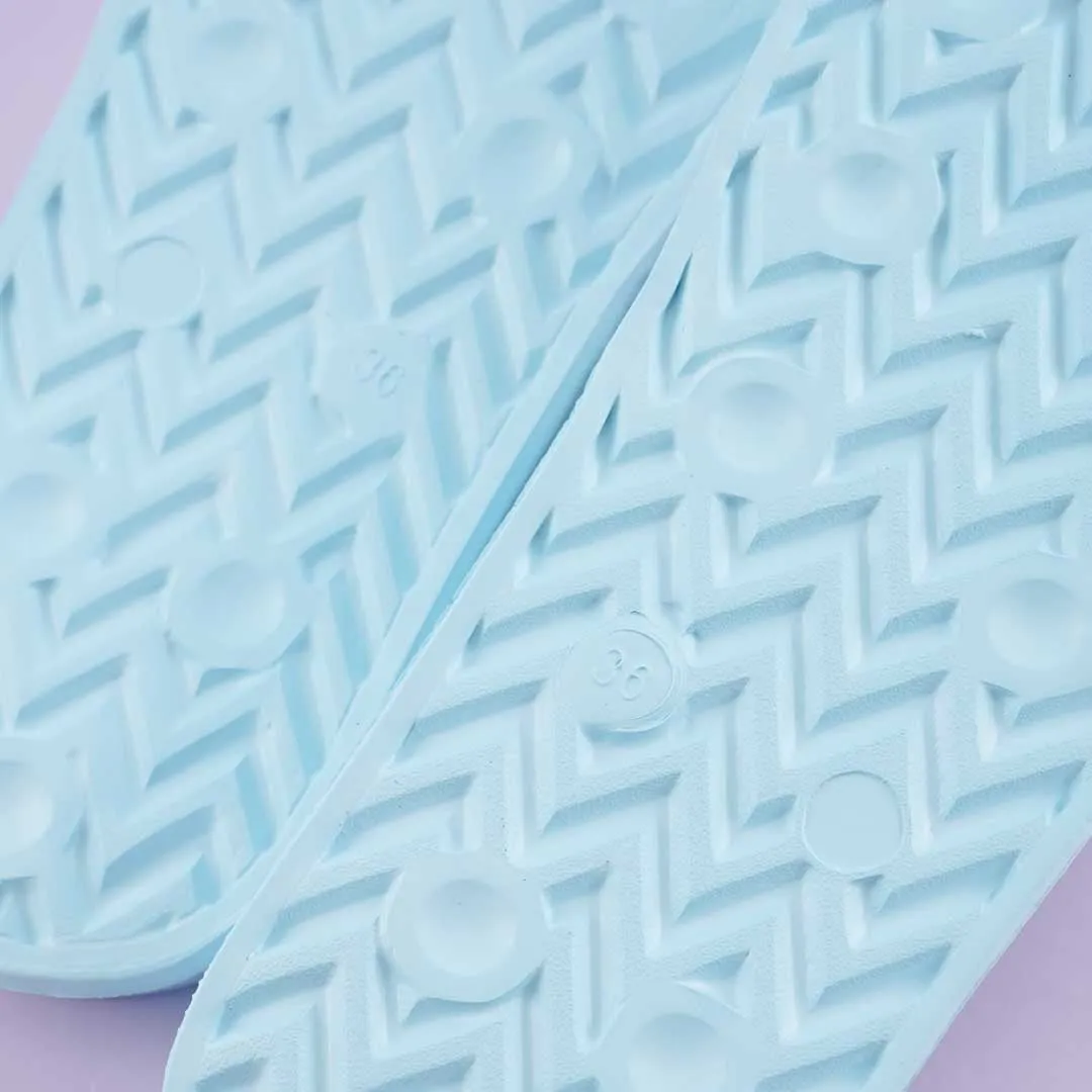 Cinnamoroll Time Indoor Slippers - Blue / Medium