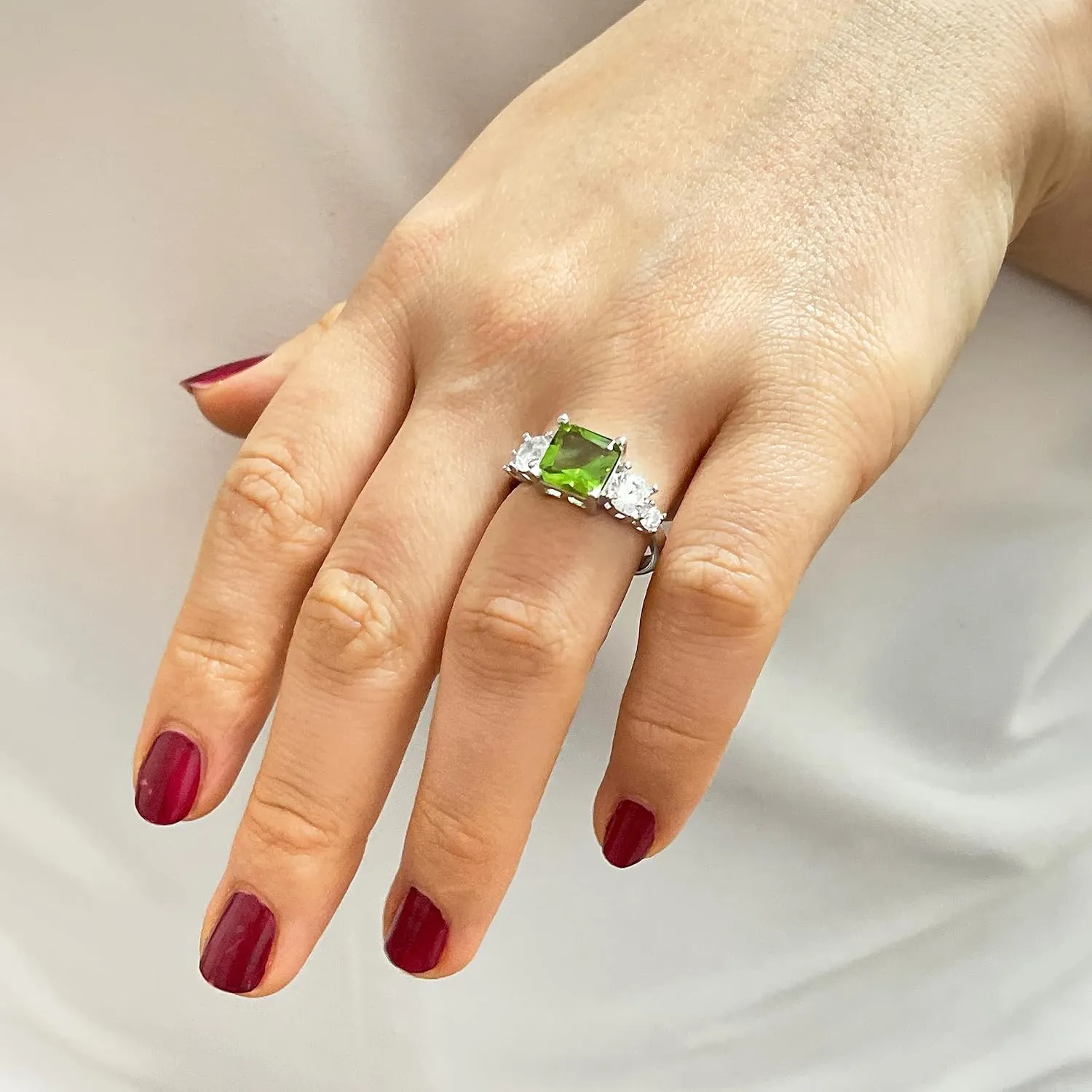 Color Change Stone Zultanite Minimalist Silver Women Ring, Elegant Zultanite Ring in Minimalist Silver Design