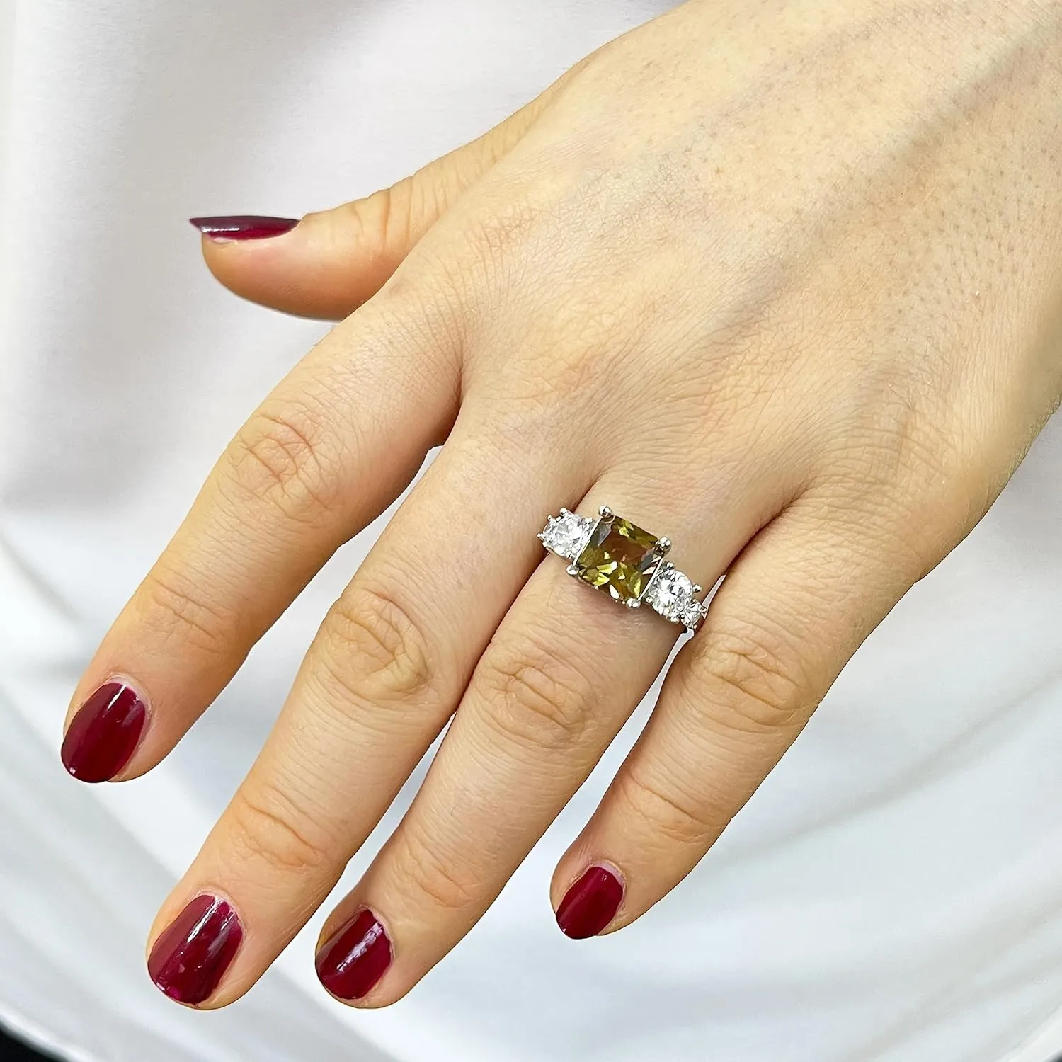 Color Change Stone Zultanite Minimalist Silver Women Ring, Elegant Zultanite Ring in Minimalist Silver Design