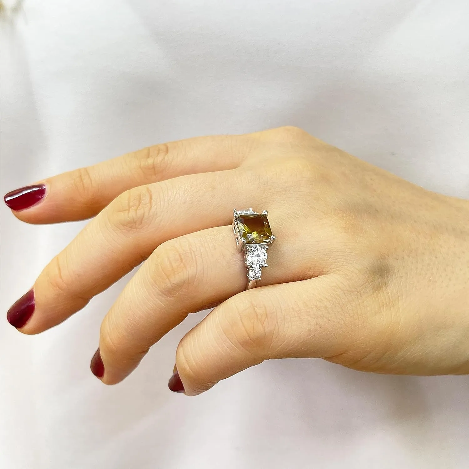 Color Change Stone Zultanite Minimalist Silver Women Ring, Elegant Zultanite Ring in Minimalist Silver Design