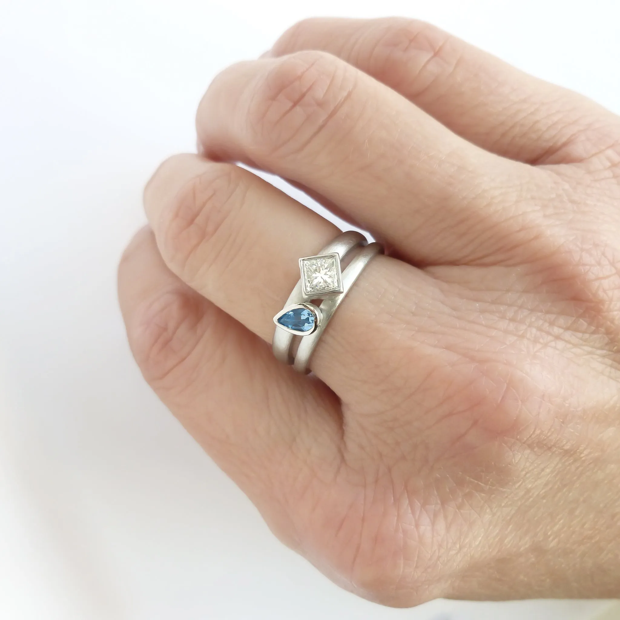 Contemporary diamond and aquamarine platinum dress ring