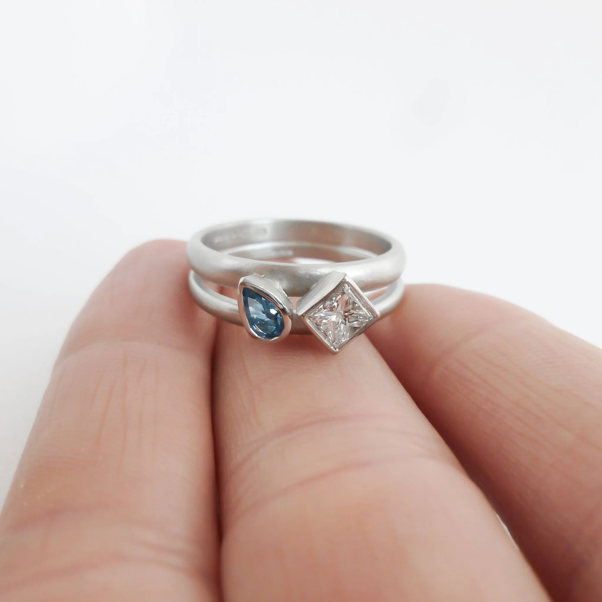 Contemporary diamond and aquamarine platinum dress ring