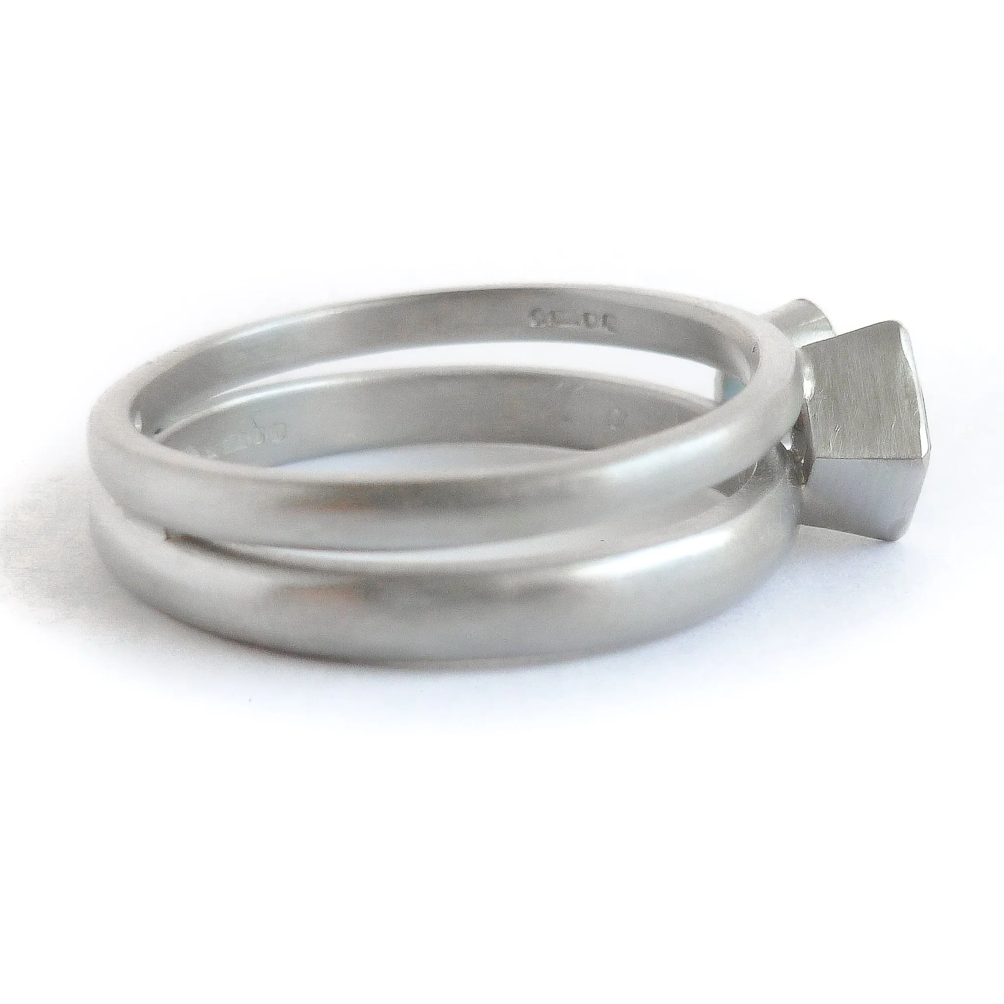 Contemporary diamond and aquamarine platinum dress ring