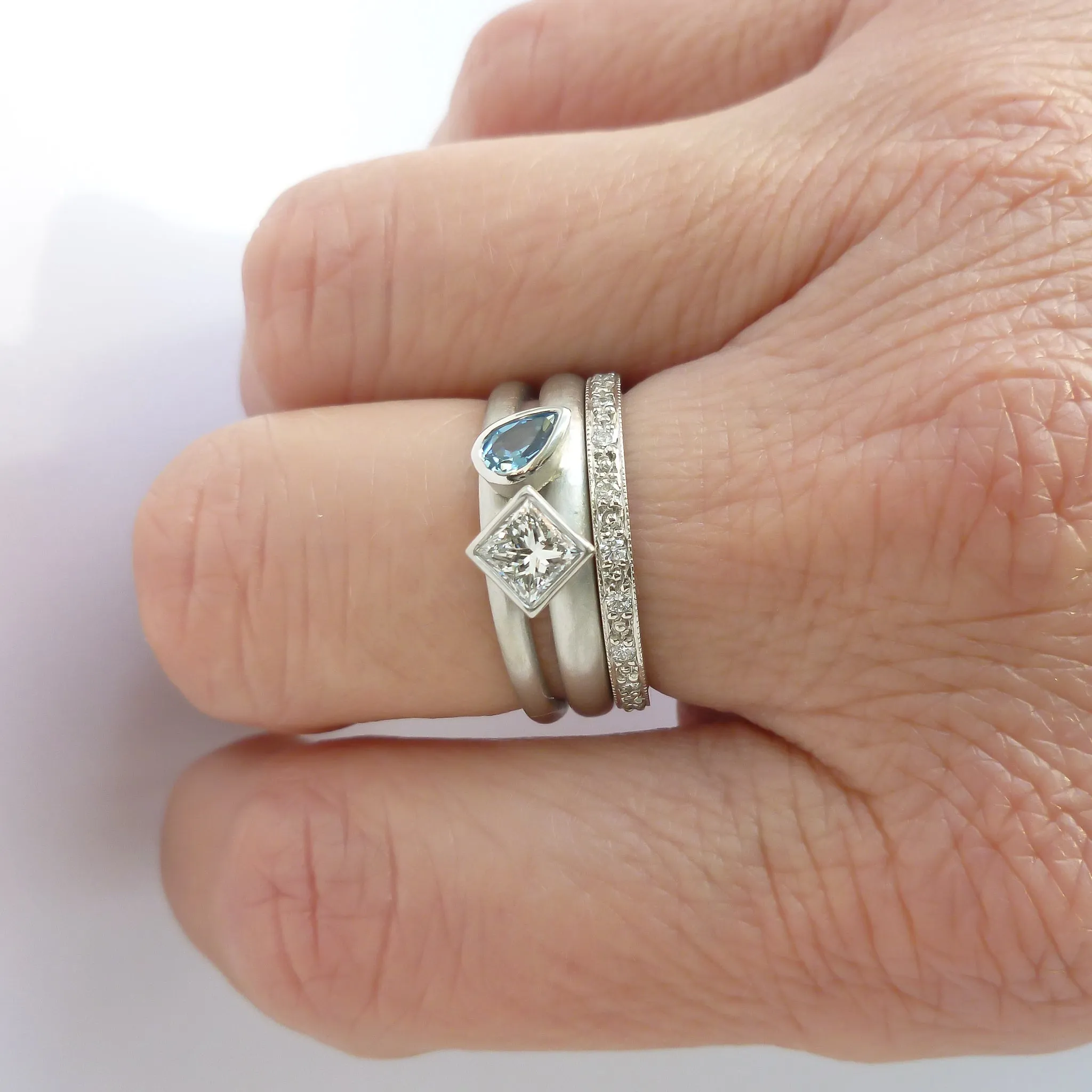 Contemporary diamond and aquamarine platinum dress ring