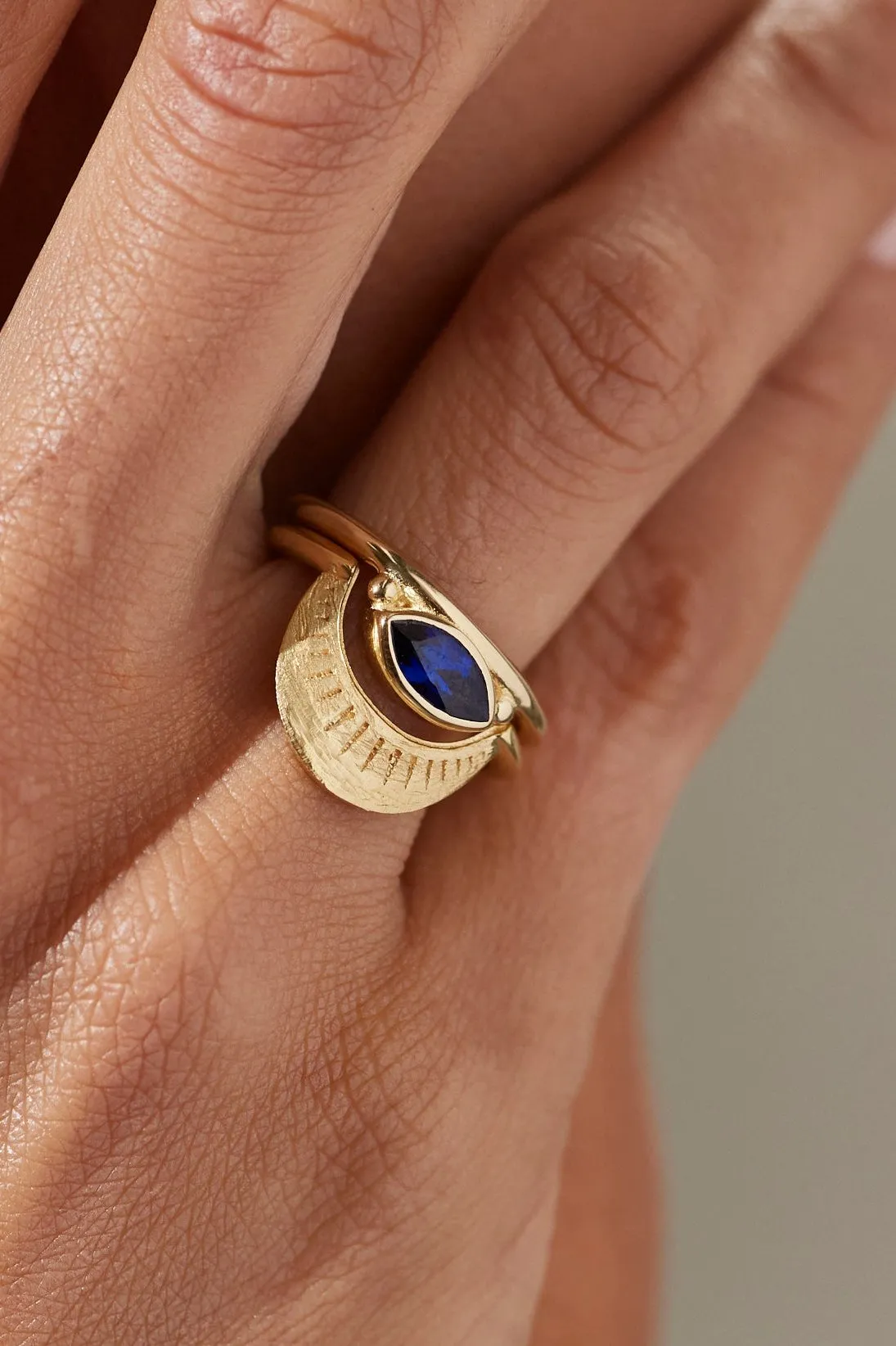 Dusk Brushed Gold Halo