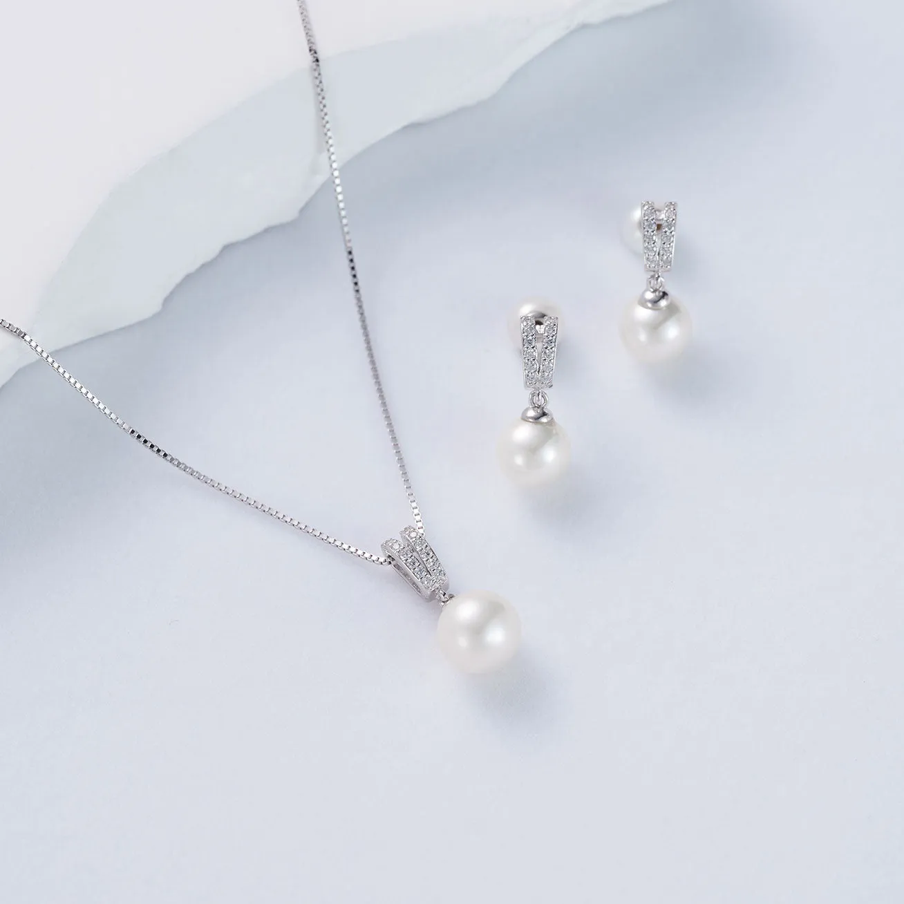 Elegant Freshwater Pearl Set WS00018