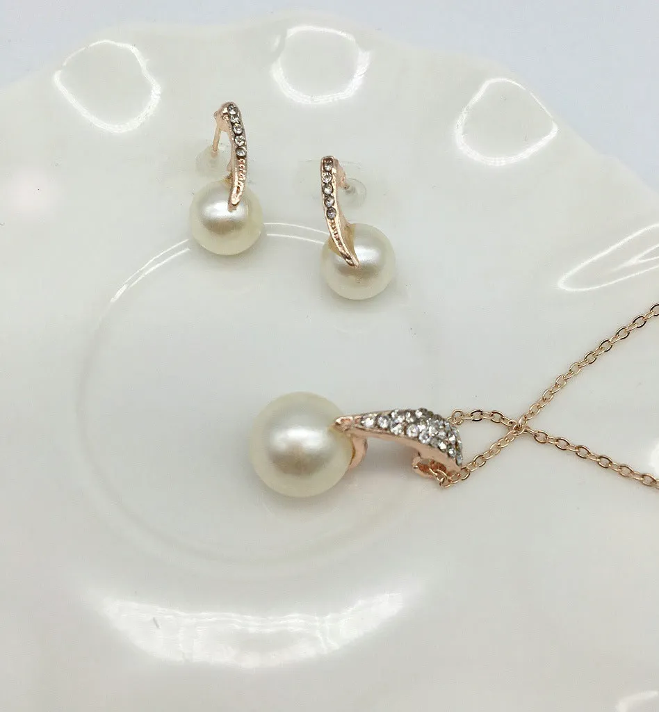 Elegant Water Droplet Pearl and Rhinestone Bridal Necklace Set