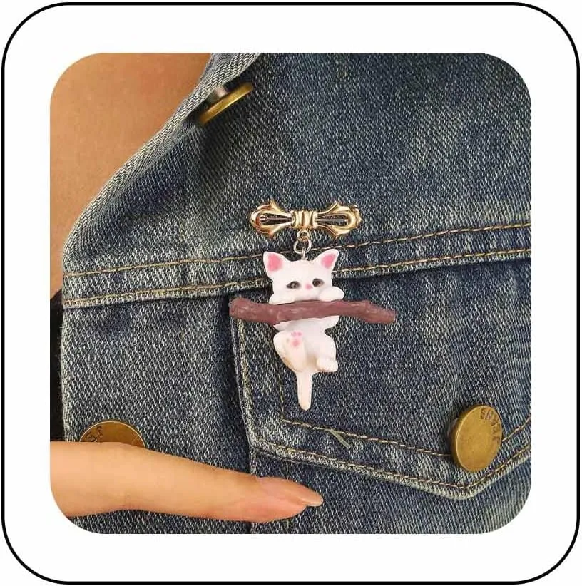 Enamel Cat Brooch Pin for Women Cute Kitten Hugging Branch Lapel Pin Novelty Cartoon Animal Brooch Corsage Clothing Decor Pin Badges Accessories Jewelry for Cat Lovers