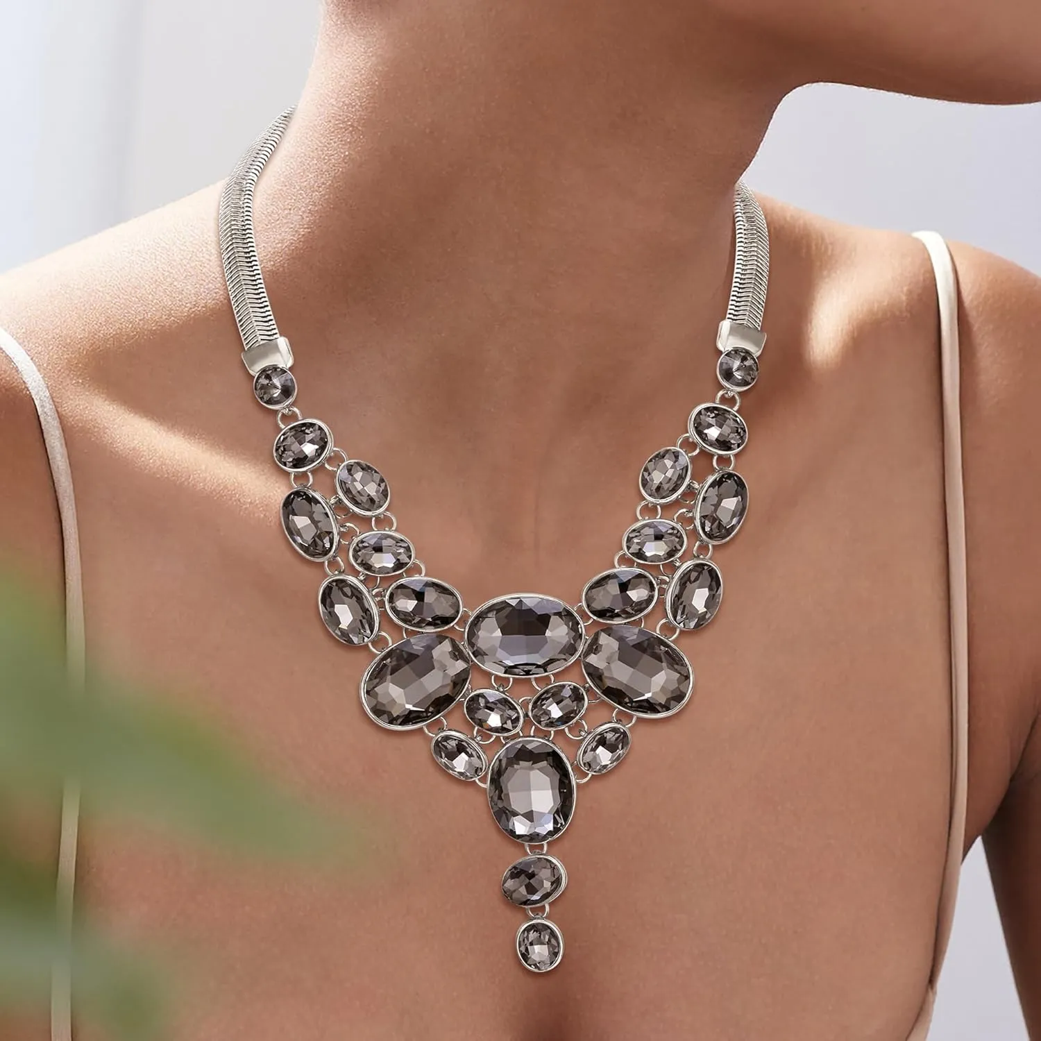 EVER FAITH Art Deco Chunky Oval Rhinestone Crystal Bib Statement Necklace