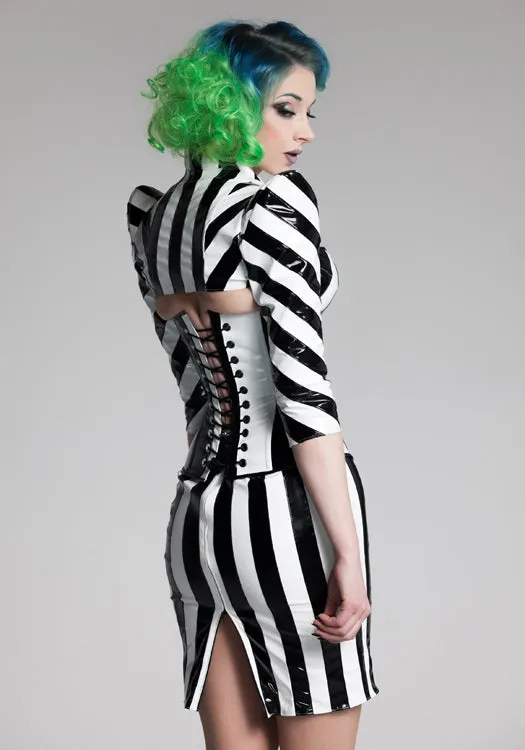 Extra Corset Lacing!