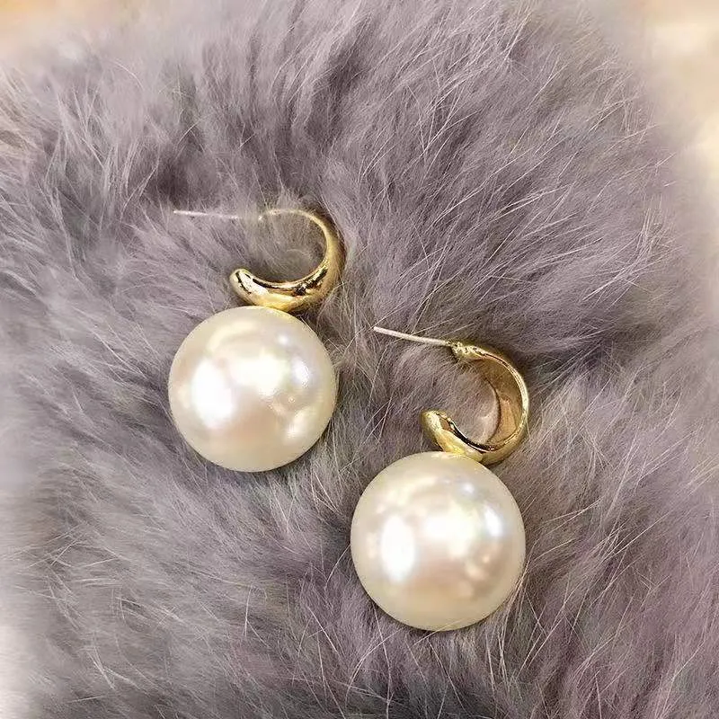Fashion Korean Oversized Pearl Drop Earrings for Women Bohemian Golden Round Pearl Personality Earrings Wedding Earrings Jewelry