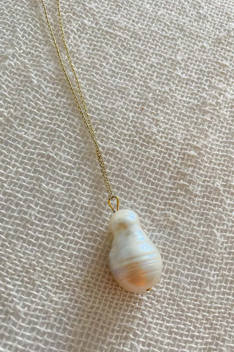 Freshwater Pearl Necklace - Small Teardrop