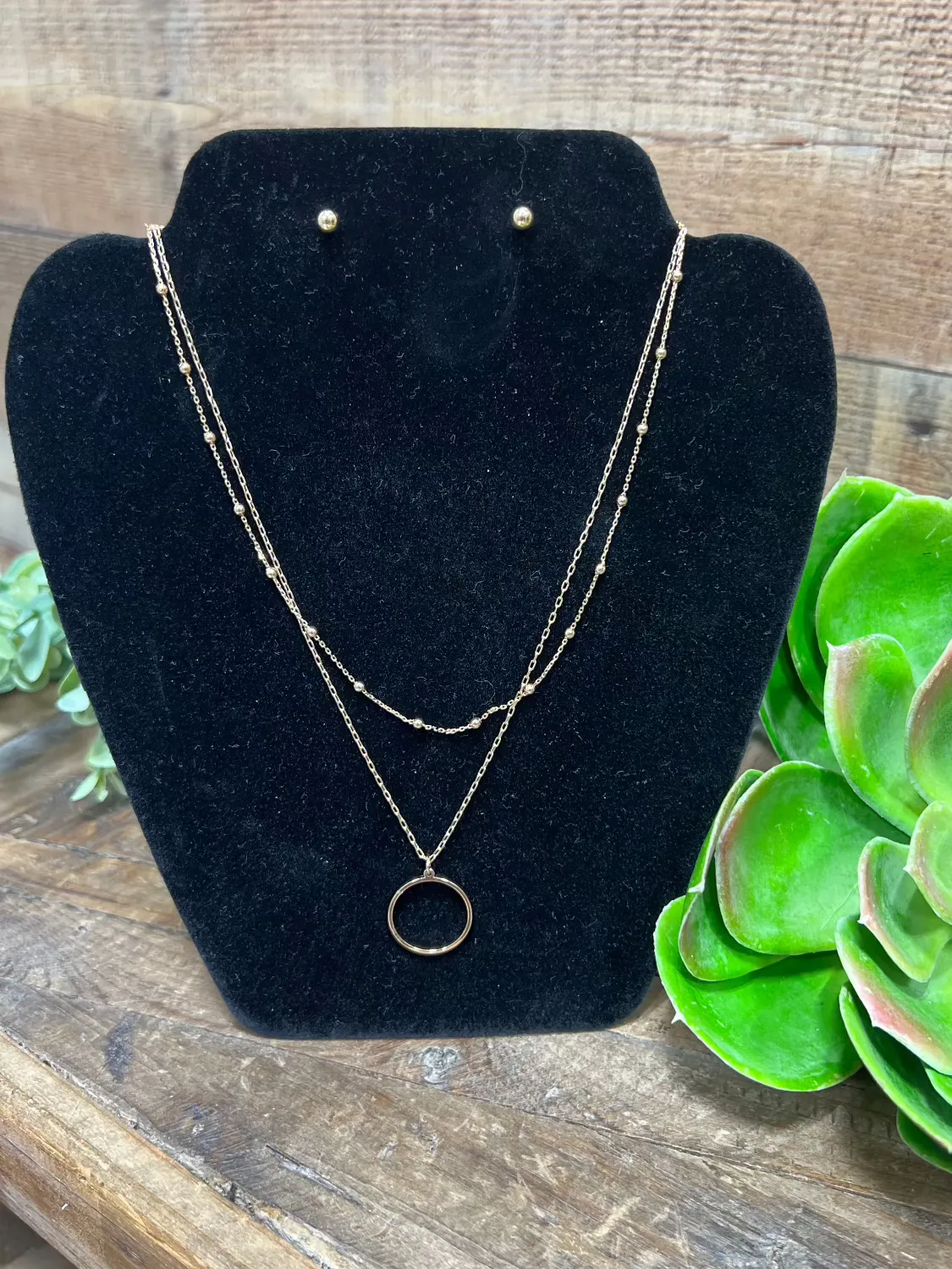Friona Beaded Layered Circle Pendant Necklace