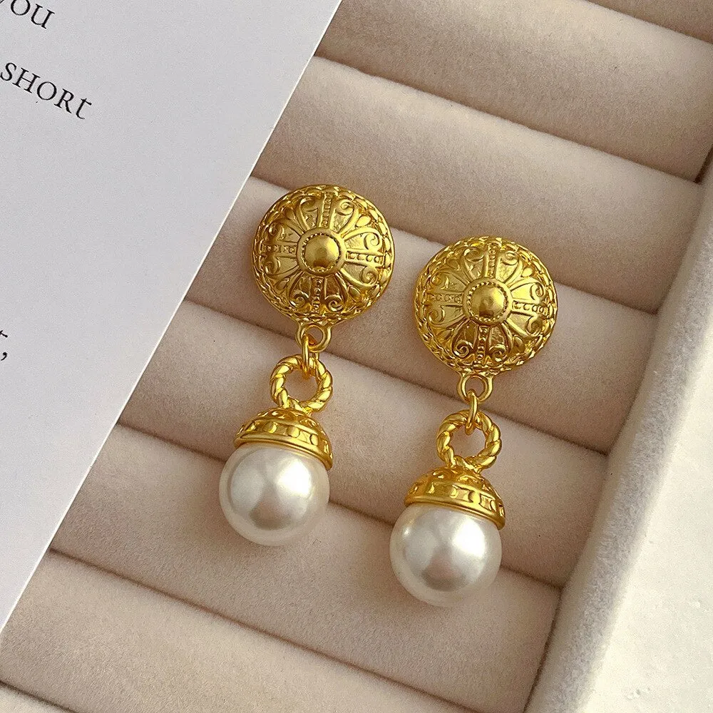 Gold Plated Natural Seashell  Korean Stud Earrings For Women