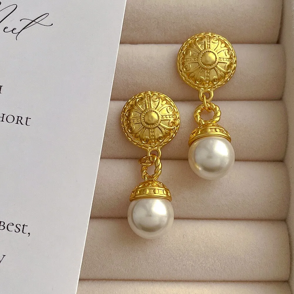 Gold Plated Natural Seashell  Korean Stud Earrings For Women