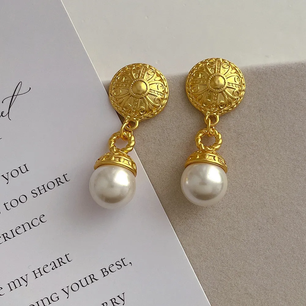 Gold Plated Natural Seashell  Korean Stud Earrings For Women