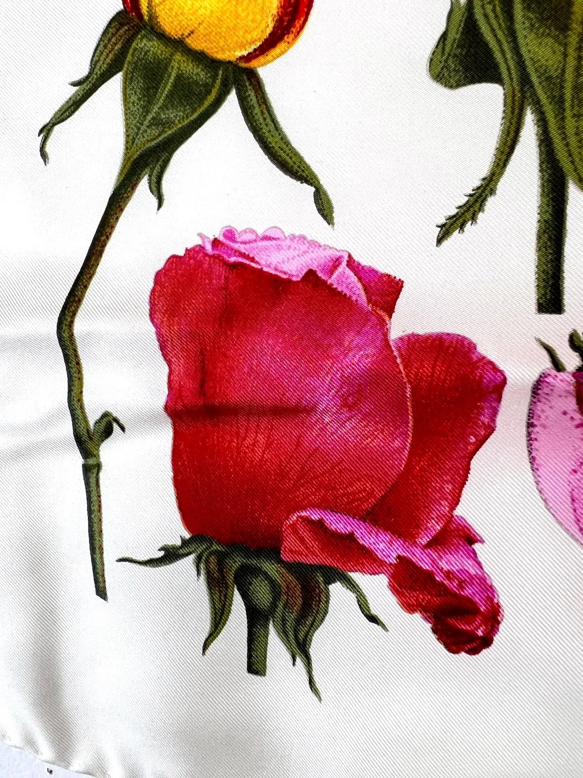 GUCCI FLORAL SILK SCARF