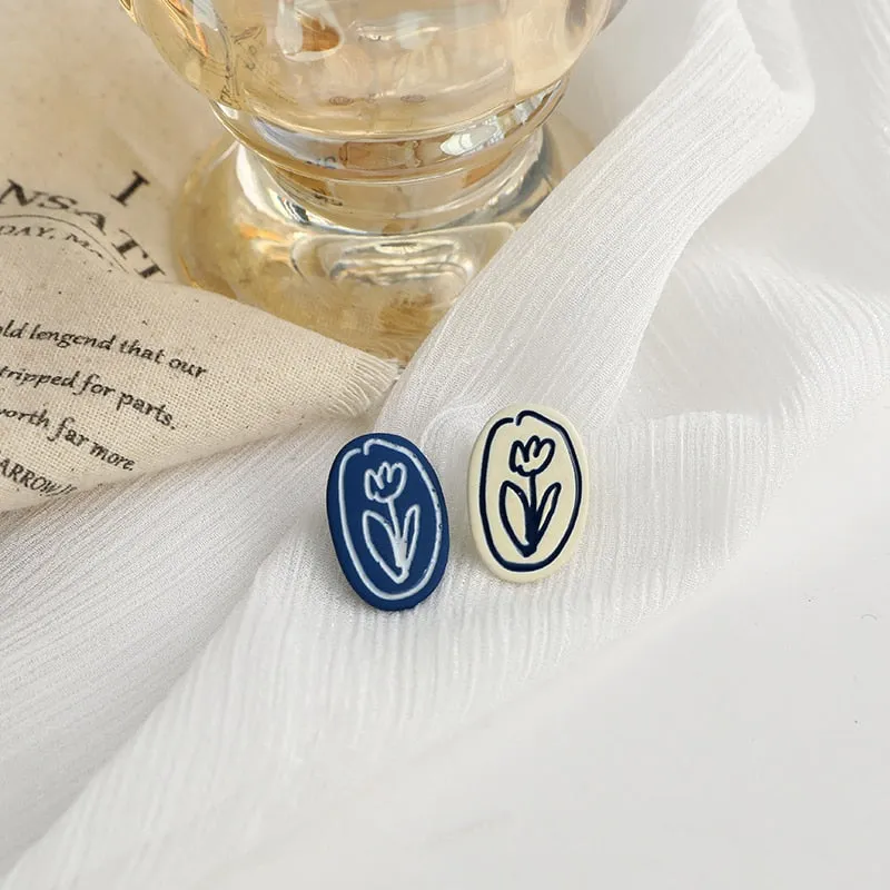 Korean Asymmetric Blue White Geometric Round Disc Earrings