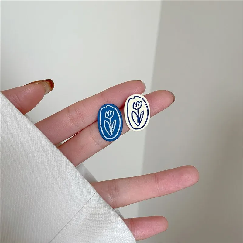 Korean Asymmetric Blue White Geometric Round Disc Earrings