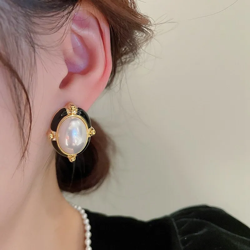 Korean Elegant Vintage Pearl Oval Stud Earrings For Women