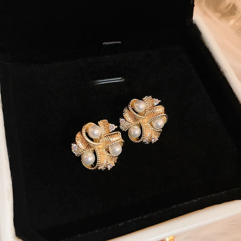 Korean Fashion Metal Twist Stud Earrings For Women