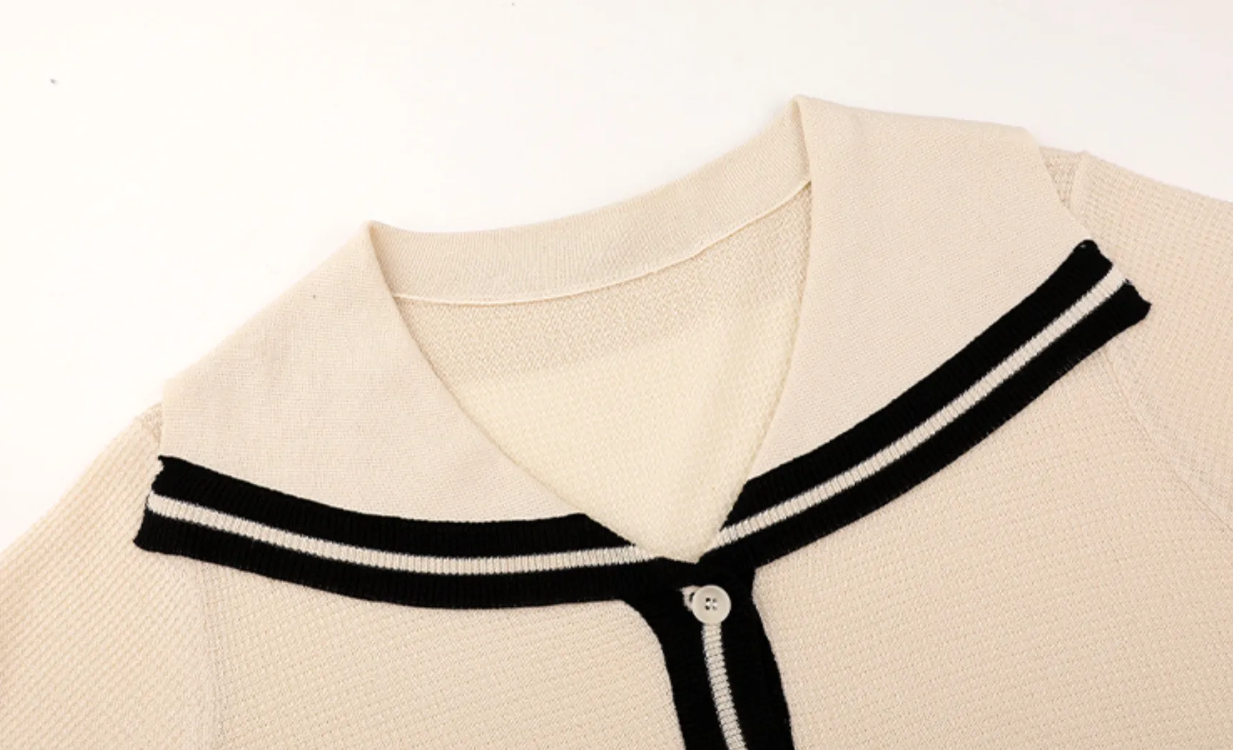 [Korean Style] Contrast Color Navy Collar Short Sleeve Knit Top