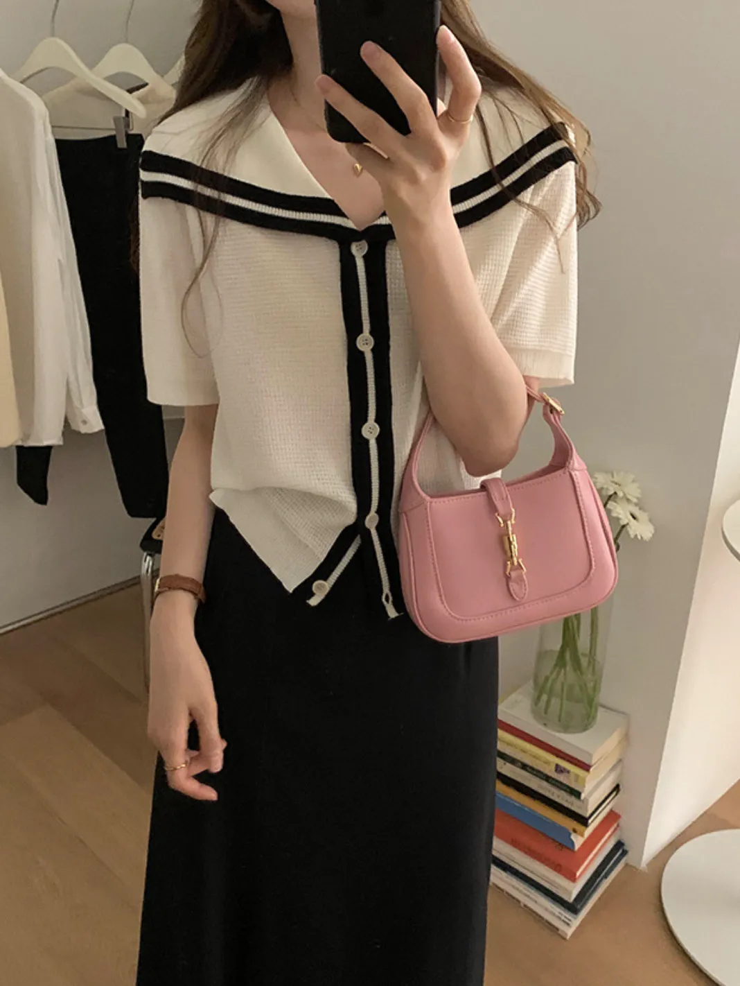 [Korean Style] Contrast Color Navy Collar Short Sleeve Knit Top