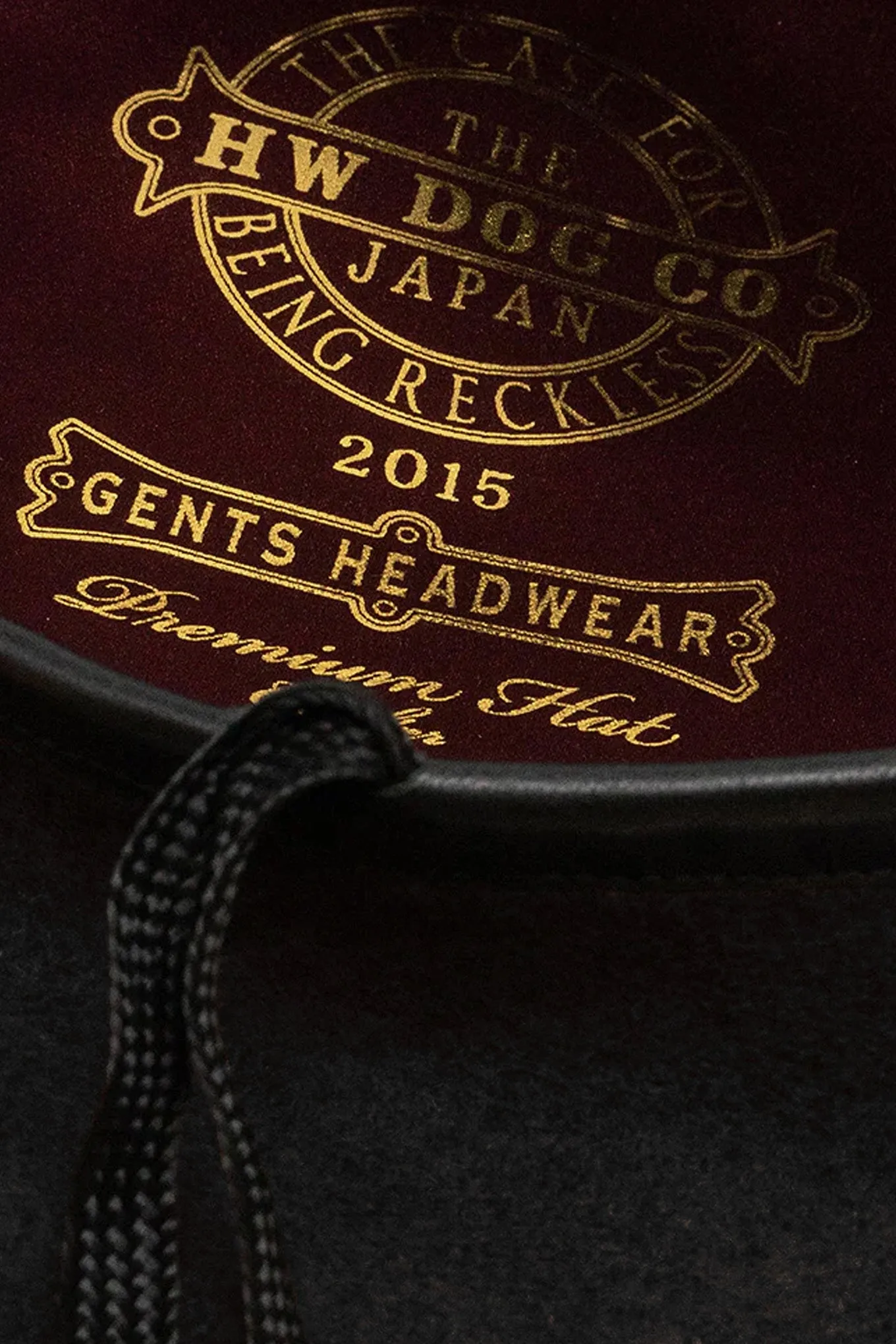 LEATHER BERET 62