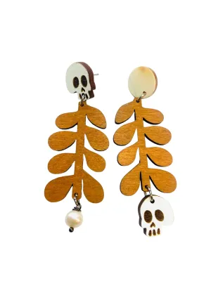 Leopard Frog - Wooden Skull Earrings Mismatch with Plant, Laser Cut - Gothi