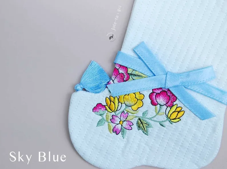Lotus Embroidery Traditional Tarae Socks in Skyblue/Blue (Dol) (2 Colors)