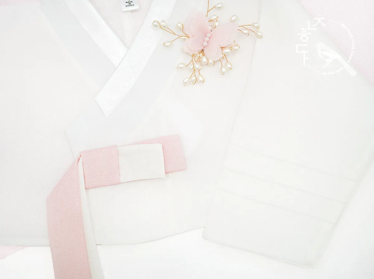 Lovely Butterfly World Baby Girl Hanbok in Ivory & Light Pink