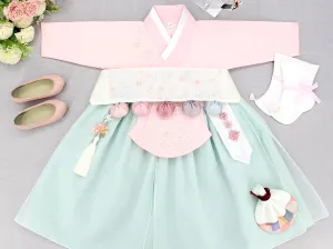 Lovely Hanbok Girl in Mint