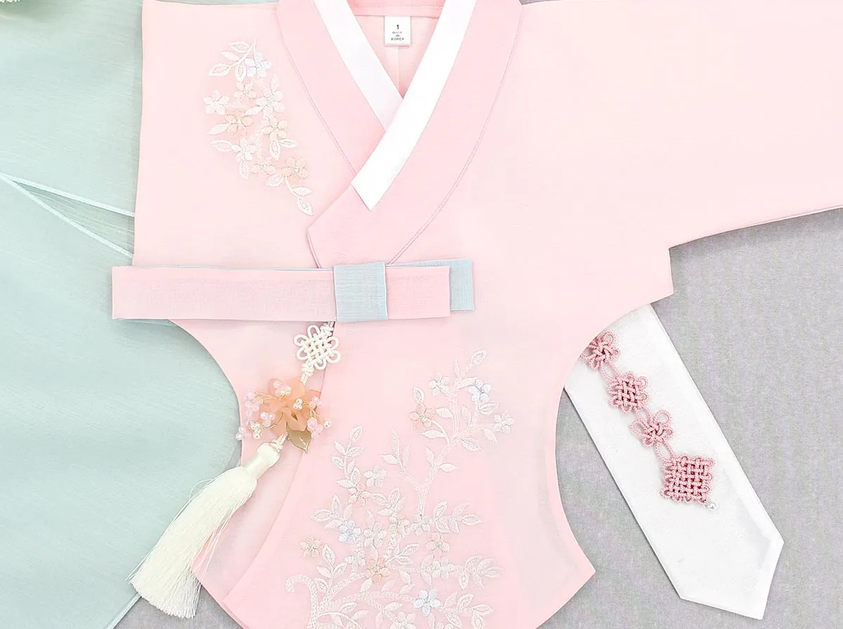 Lovely Hanbok Girl in Mint