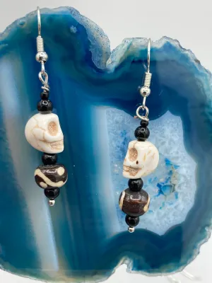 Mismatched Mini Skull Earrings, Howlite Skull And Round Wood Beads, Pastel Goth, Mexican Dia De Los Muertos Calavera Aretes, Day of the Dead
